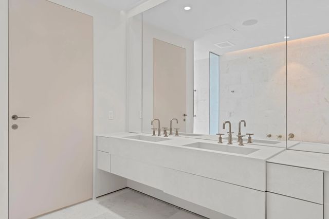 5 of 12 - 200 Arkona Court #401, West Palm Beach, FL