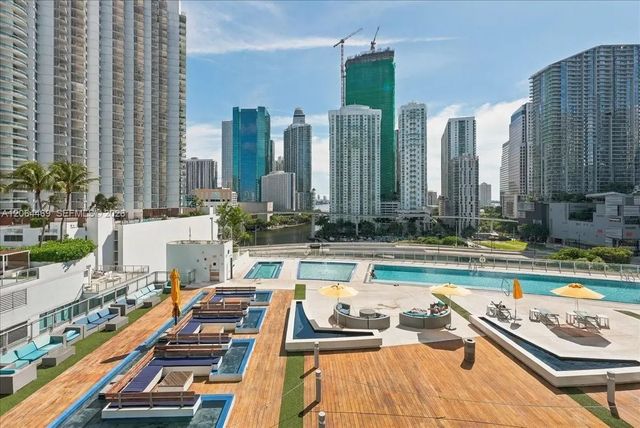 92 Sw 3rd Street #1210, Miami