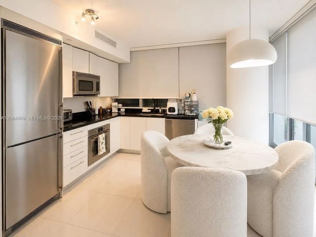 3 of 20 - 92 Sw 3rd Street #1210, Miami, FL