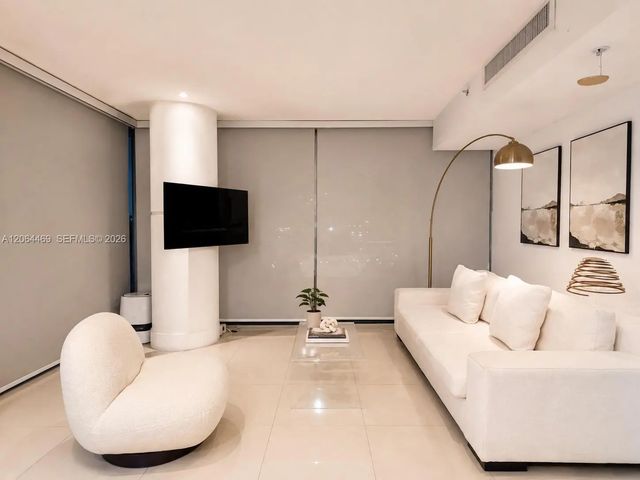 4 of 20 - 92 Sw 3rd Street #1210, Miami, FL