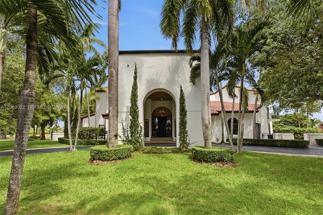 8215 Grand Canal Drive, Miami