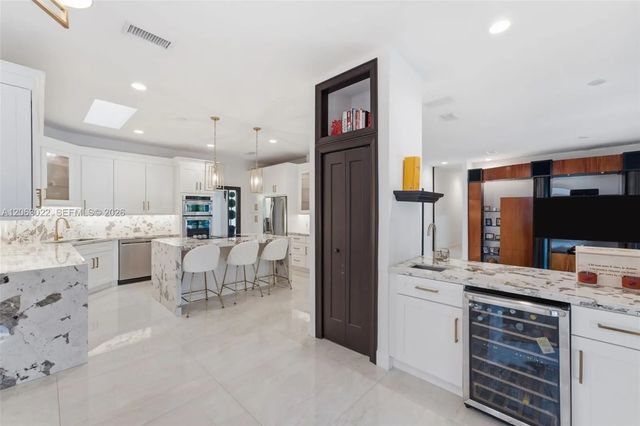 5 of 44 - 8215 Grand Canal Drive, Miami, FL