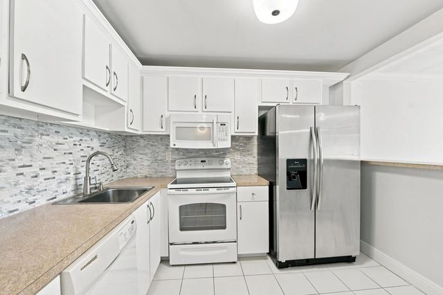 9300 Sw 8th Street #219, Boca Raton