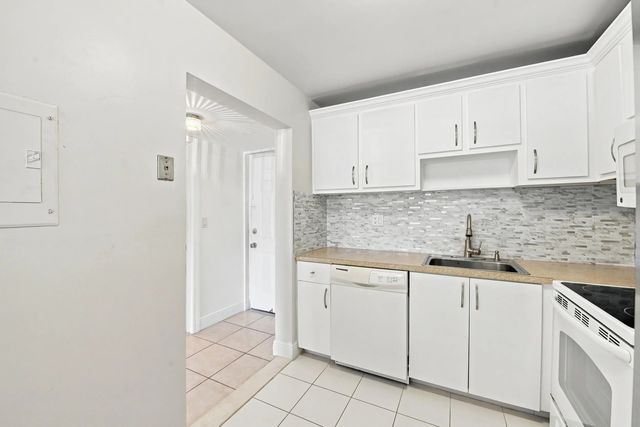 3 of 26 - 9300 Sw 8th Street #219, Boca Raton, FL