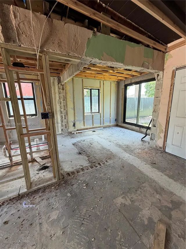 4 of 11 - 2732 Nw 5th Street, Pompano Beach, FL