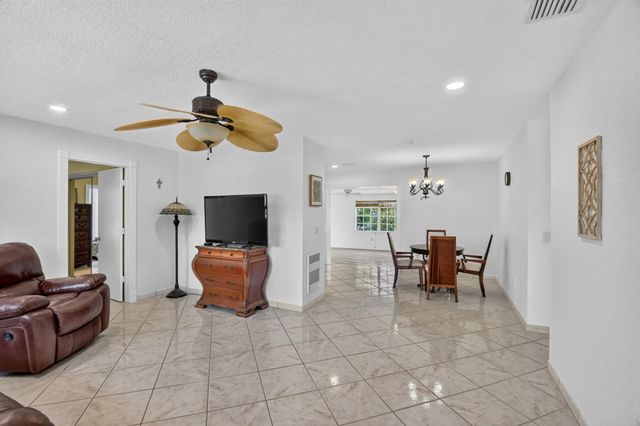 4 of 35 - 1826 16th Avenue N, Lake Worth Beach, FL