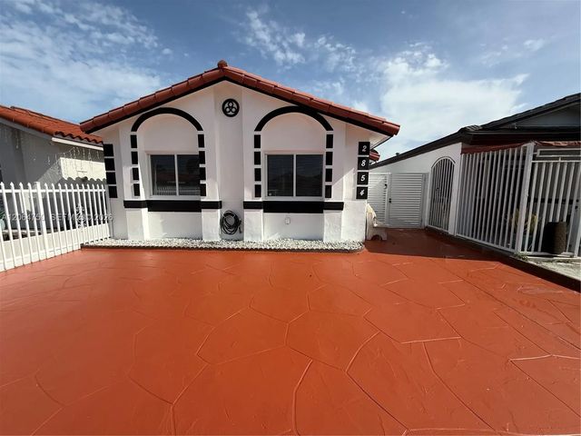 2 of 15 - 2854 W 75th Terrace, Hialeah, FL