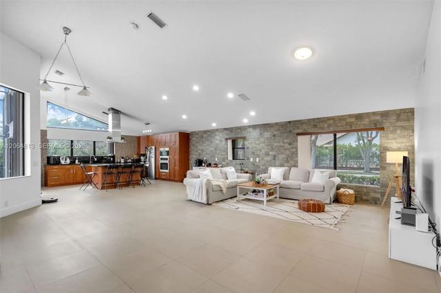 4 of 37 - 1051 Deerpath Court, Weston, FL