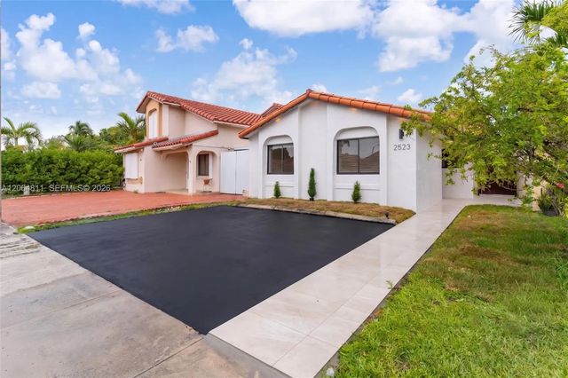 2 of 44 - 2523 W 65th Street, Hialeah, FL