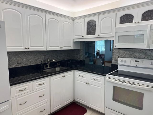 4 of 17 - 3180 Holiday Springs Boulevard #5-309, Margate, FL