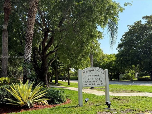 3 of 22 - 435 Lakeview Drive #201, Weston, FL