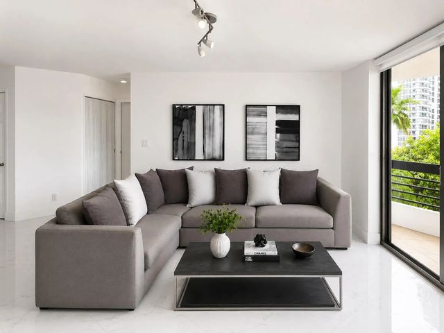 5 of 36 - 3600 Mystic Pointe Drive #608, Aventura, FL