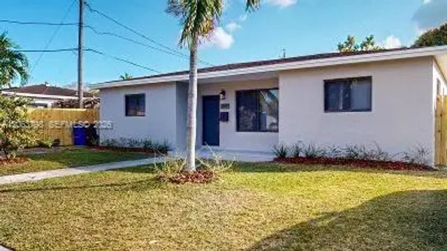 2 of 5 - 830 Ne 171st Street, North Miami Beach, FL