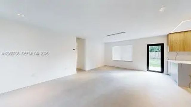 4 of 5 - 830 Ne 171st Street, North Miami Beach, FL