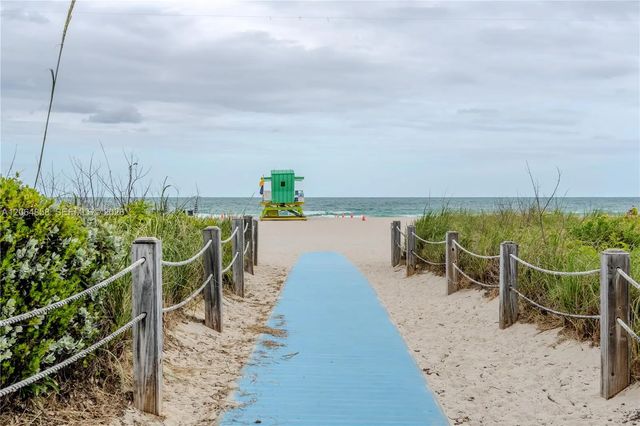 401 Ocean Drive #222 (with Parking), Miami Beach