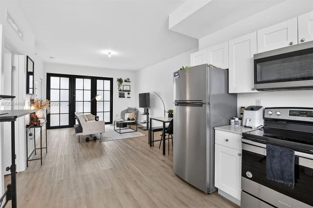 2 of 24 - 4100 Sw 64th Avenue #301, Davie, FL