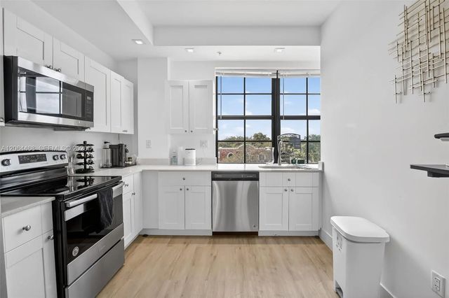 3 of 24 - 4100 Sw 64th Avenue #301, Davie, FL