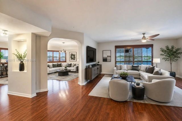 5 of 70 - 7611 Southampton Terrace #409, Tamarac, FL