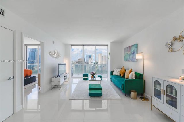 3 of 33 - 50 Biscayne Boulevard #2505, Miami, FL