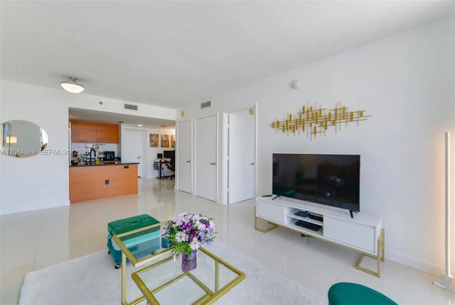 5 of 33 - 50 Biscayne Boulevard #2505, Miami, FL