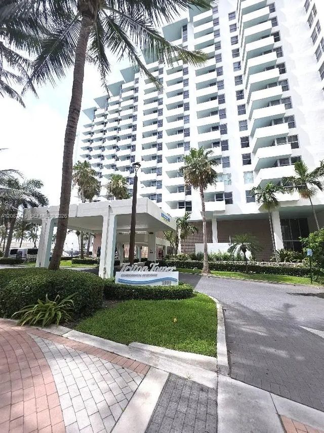 2899 Collins Avenue #940, Miami Beach