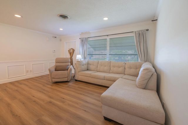 3 of 30 - 2038 Se Monroe Street, Stuart, FL