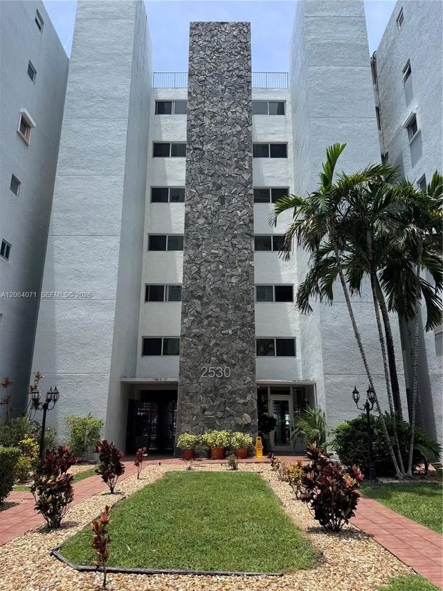 3 of 17 - 2530 Sw 3rd Avenue #306, Miami, FL
