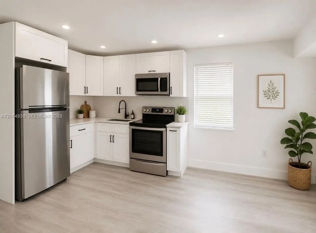 4 of 14 - 1708 Nw 7th Street, Fort Lauderdale, FL