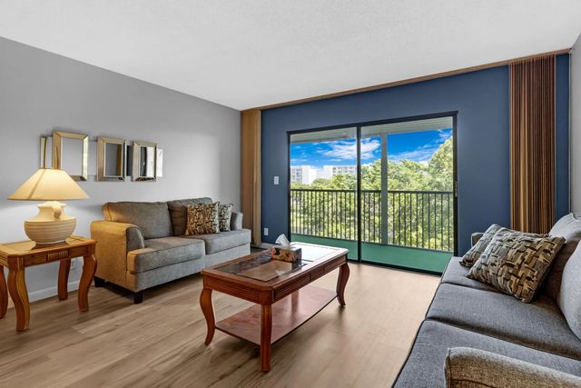 2209 S Cypress Bend Drive #507, Pompano Beach