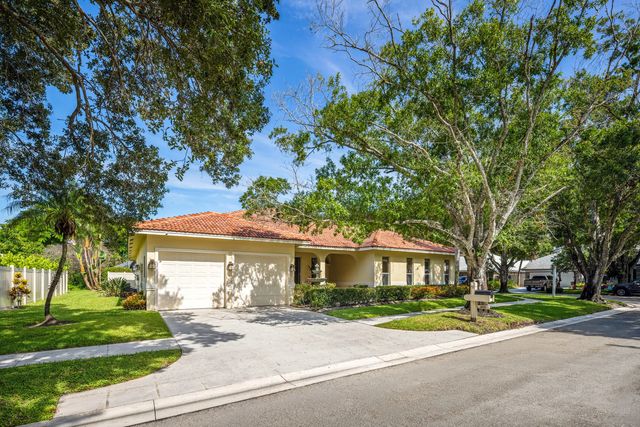 2 of 58 - 18951 Painted Leaf Court, Jupiter, FL