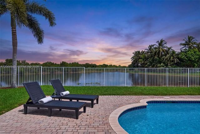 1038 Lavender Circle, Weston