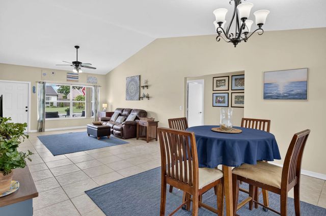4 of 50 - 7919 Blairwood Circle S, Lake Worth, FL