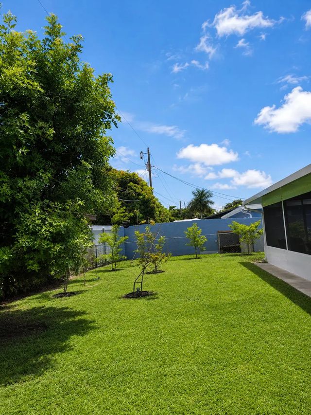 5 of 25 - 2341 Nw 11th Court, Pompano Beach, FL