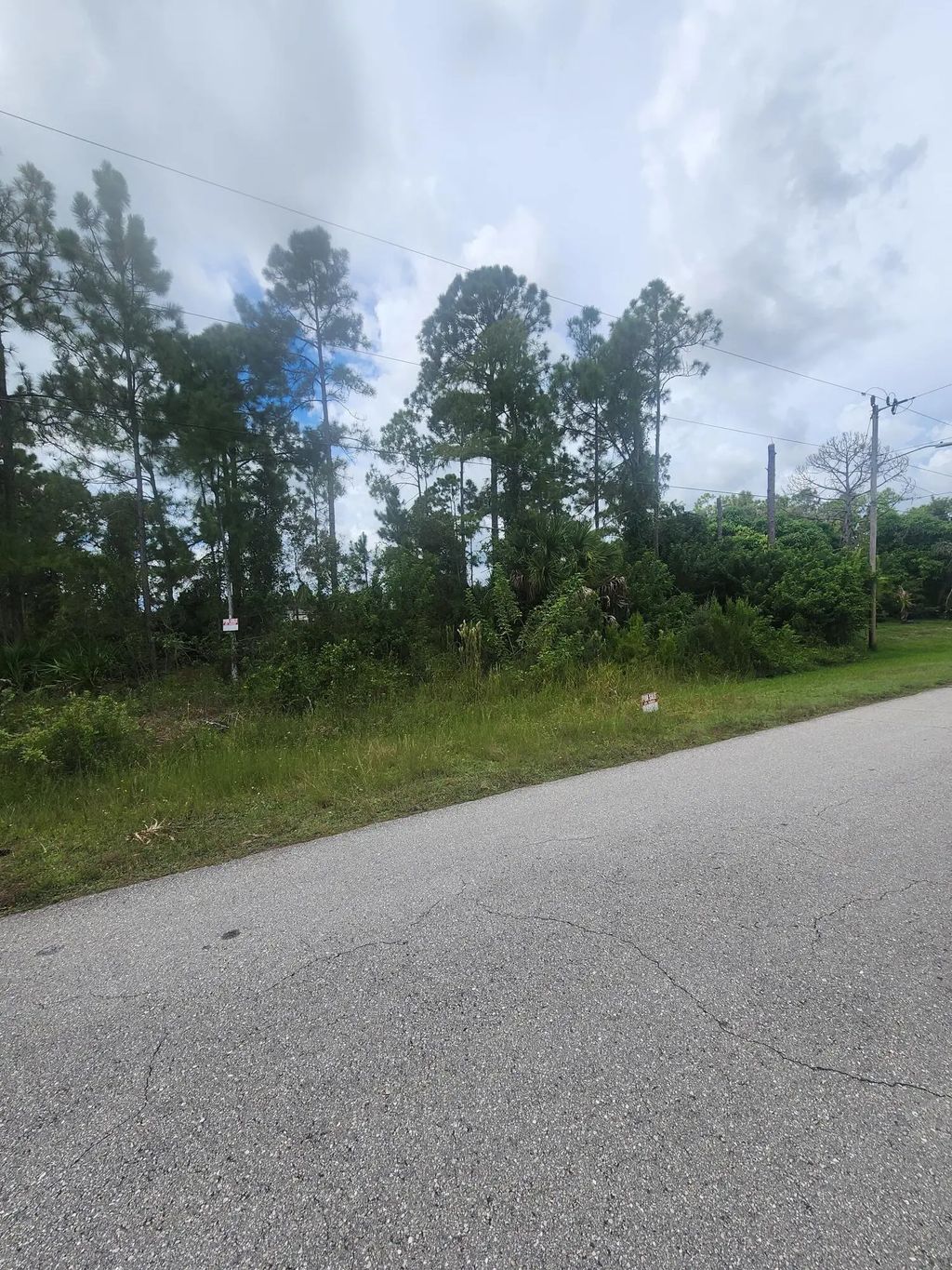 530 Ames Street E, Lehigh Acres