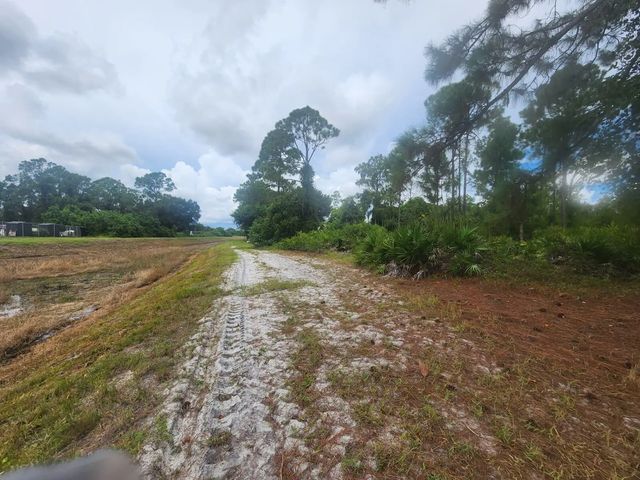 3 of 3 - 530 Ames Street E, Lehigh Acres, FL