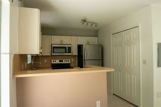 3 of 5 - 1240 Se 31st Court #106-32, Homestead, FL