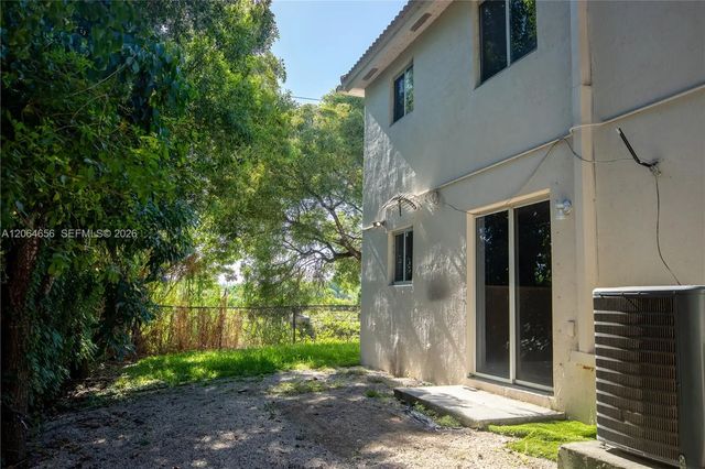 4 of 5 - 1240 Se 31st Court #106-32, Homestead, FL