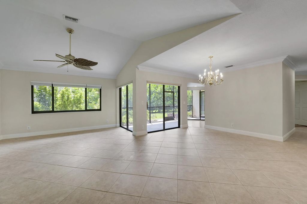 13 Lexington Lane E #a, Palm Beach Gardens