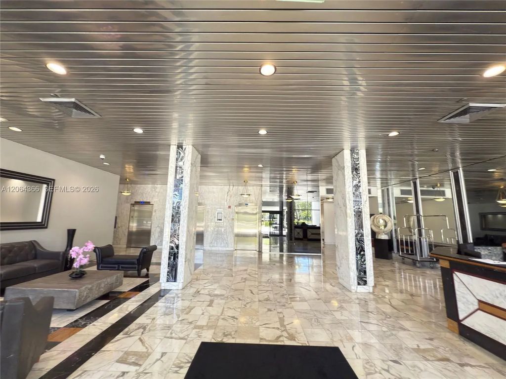 3675 N Country Club Drive #109, Aventura