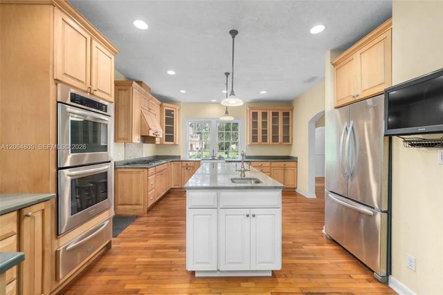 5 of 74 - 717 Ne Boulevard, Gainesville, FL