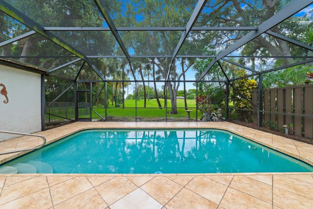 2 of 28 - 219 Wildwood Circle, Deerfield Beach, FL
