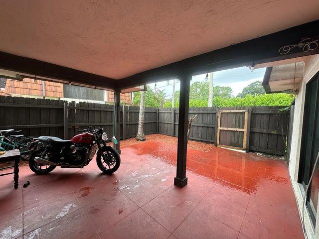 5 of 36 - 2100 White Pine Circle #d, Greenacres, FL