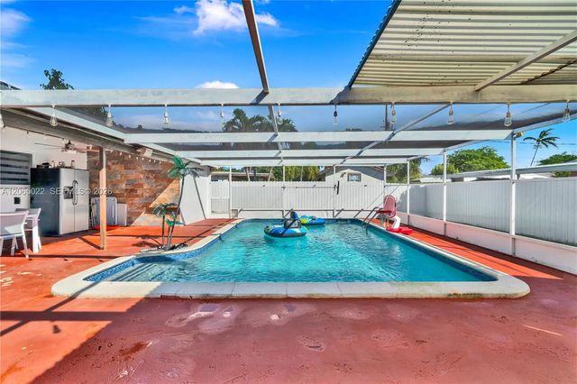 5 of 32 - 10100 Nicaragua Drive, Cutler Bay, FL