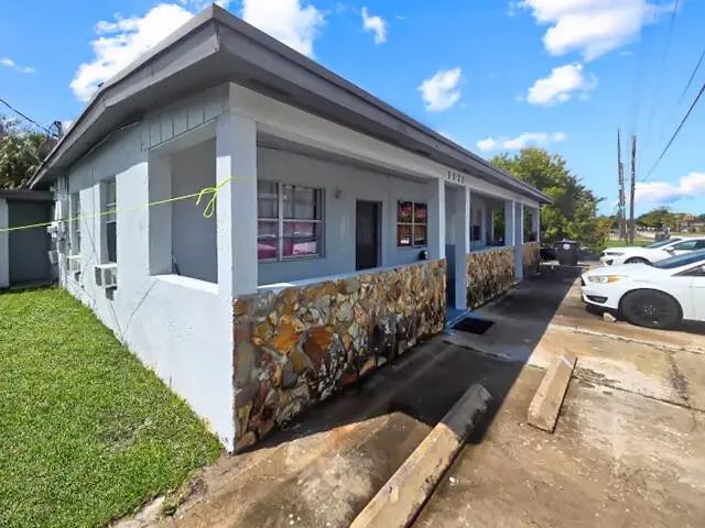 2 of 21 - 1111 N 21st Street, Fort Pierce, FL