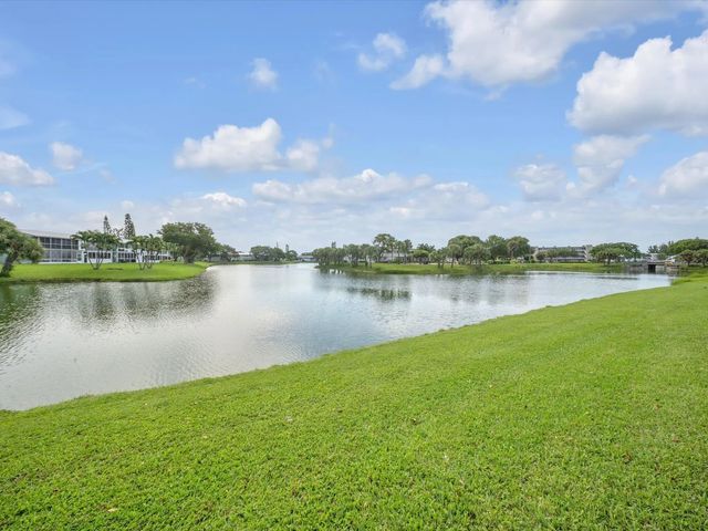 4 of 29 - 43 Berkshire B, West Palm Beach, FL