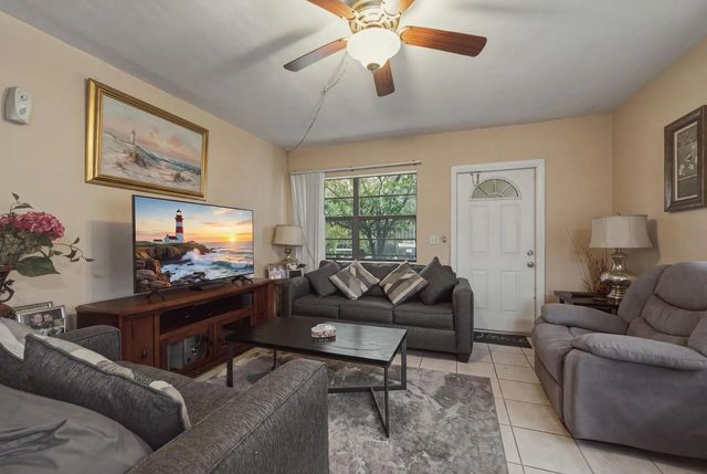 3 of 27 - 500 Sw 15th Street #107, Pompano Beach, FL