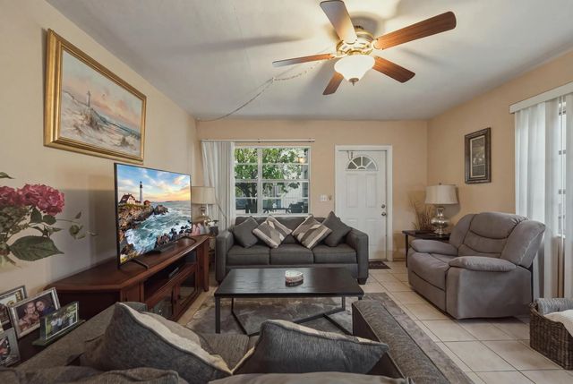 4 of 27 - 500 Sw 15th Street #107, Pompano Beach, FL