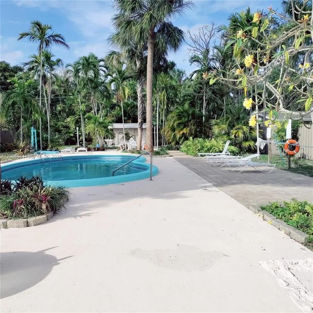 123-125 Sw 19th Avenue #13, Fort Lauderdale
