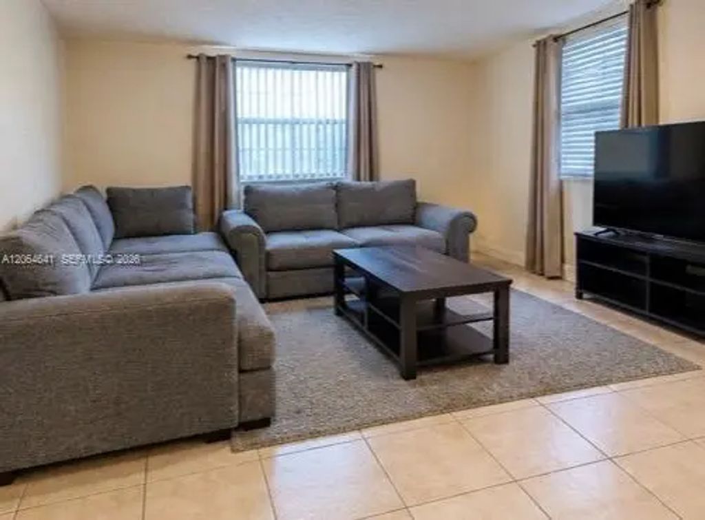 652 Nw 3rd Street #305, Miami