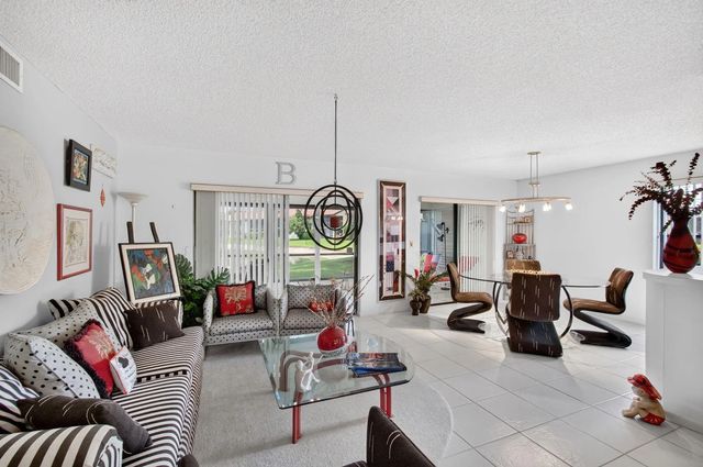 5 of 68 - 10247 N Circle Lake Drive #102, Boynton Beach, FL
